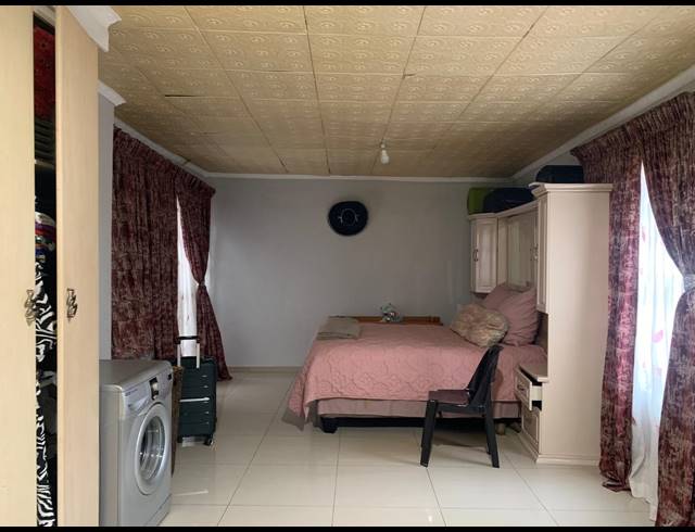 3 BEDROOM HOUSE FOR SALE IN PROTEA GLEN